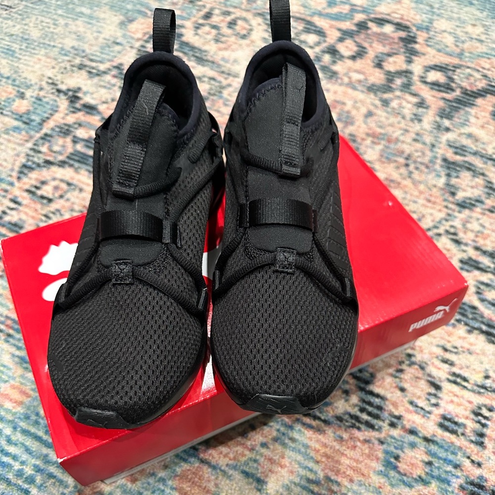 NWT Puma Slip On sneakers